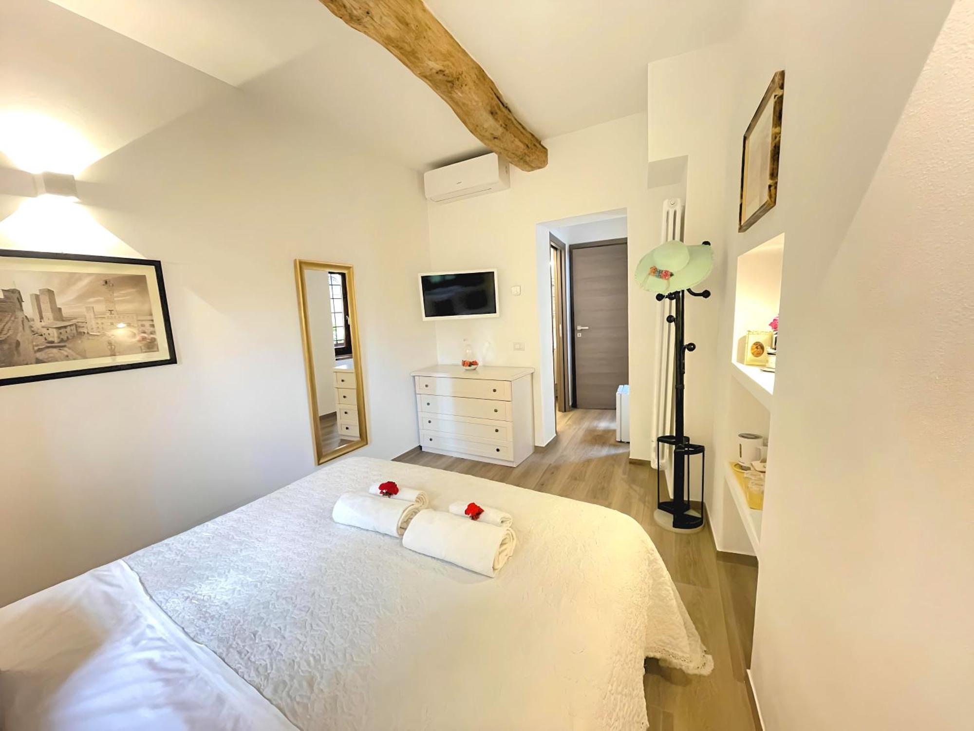Hotel La Casa Di Ines San Gimignano Esterno foto